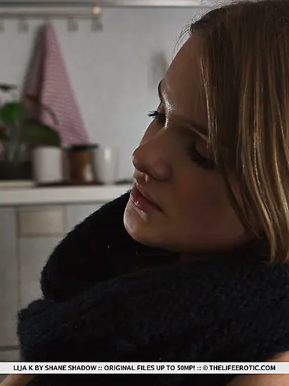 Chick keeps things hot and wet on the sofa.