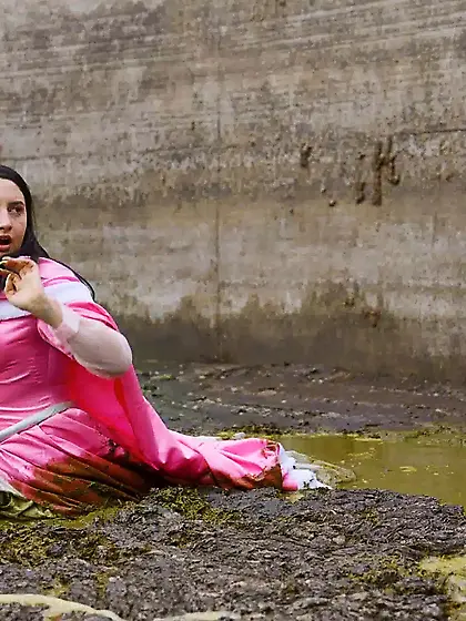 Rada Brewer as Arielle,  the Little Dung Maid