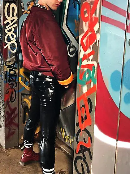 dirty, bulge, urinal, toilet, toilets, stinking, smelly,