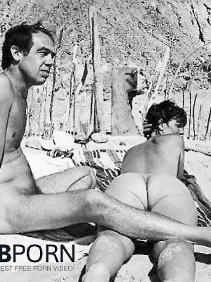 Elaine a housewife,  naturist and hoe