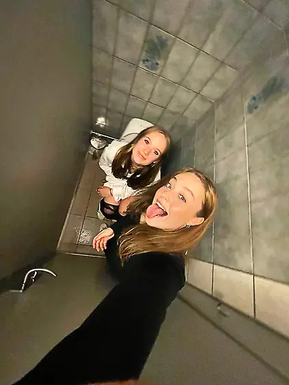 Pissing girls