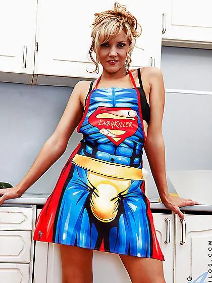 Stripping blonde mom