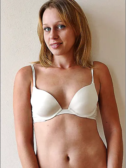 Lexi Matthews takes her clothes off and teases us with her fanta