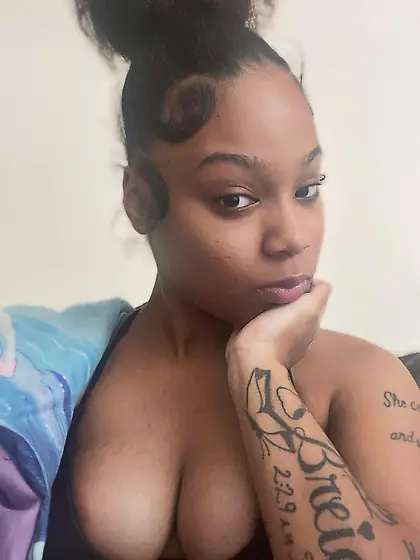 Pregnant teen mom Ce Rose