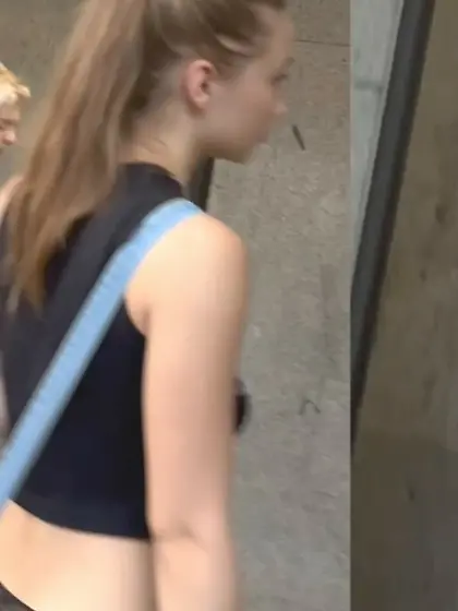 string qui depasse whaletail y2k teen