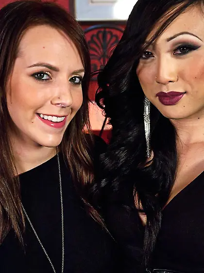 Elegant shemale treats delightful