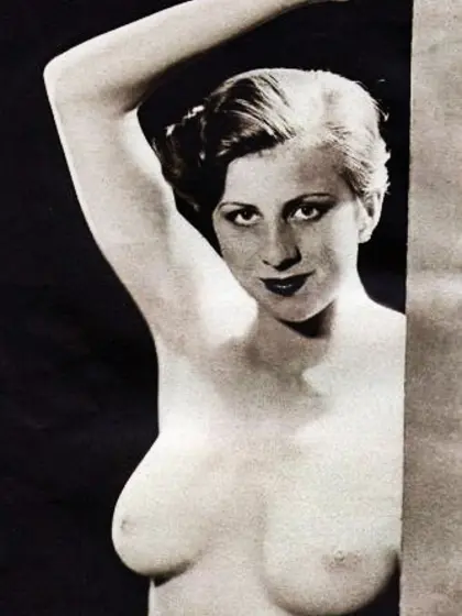 Thirties blondies showing fine