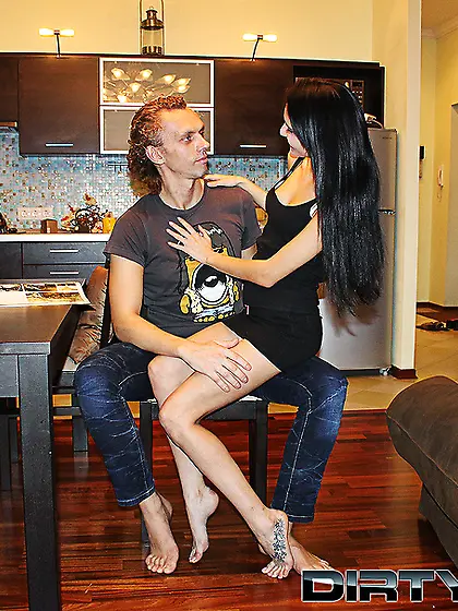 Dark haired babe fucks