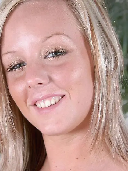 Shaved Pussy Veronica