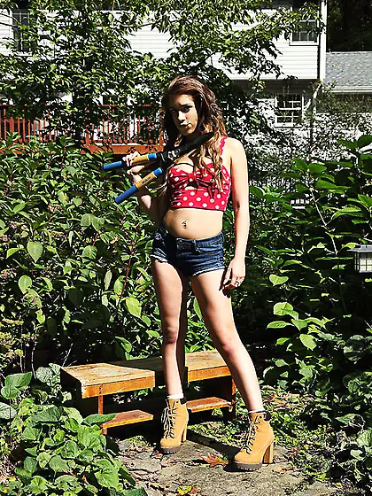 Minx with Monroe and navel piercing takes gardener's hand pruner