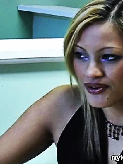 Gorgeous teen expereince lesbian