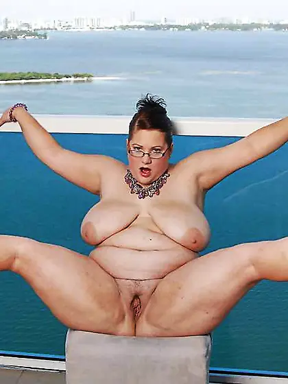 Spectacular cool dark haired brandy ryder