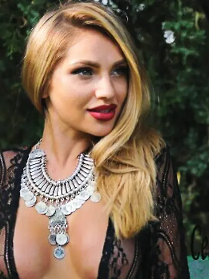 VickyDuchess Nude Webcam Model