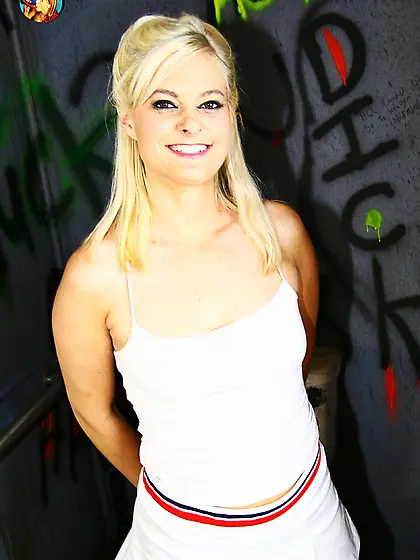 Mature blonde slut enjoys the taste of cum after blowing BBC via