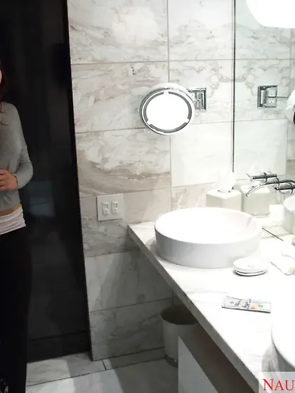 I love watching Ariana Marie on cam.  Luckily,  I convinced her to