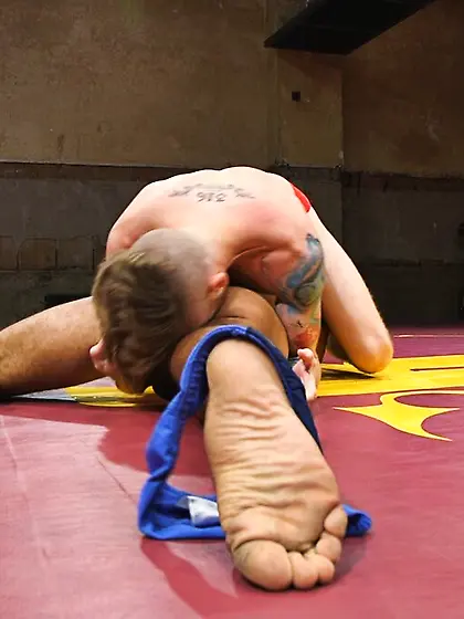 Buffed hunks hot sex