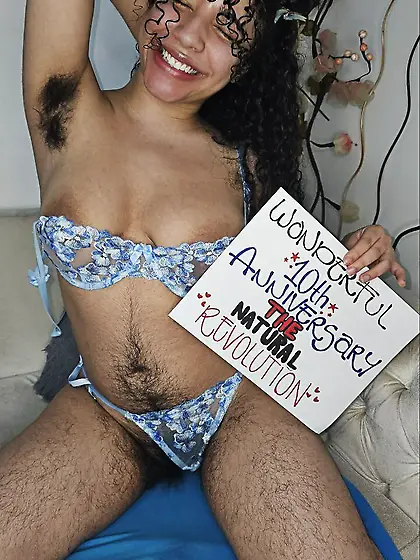 All girls take naked pictures for the right man.