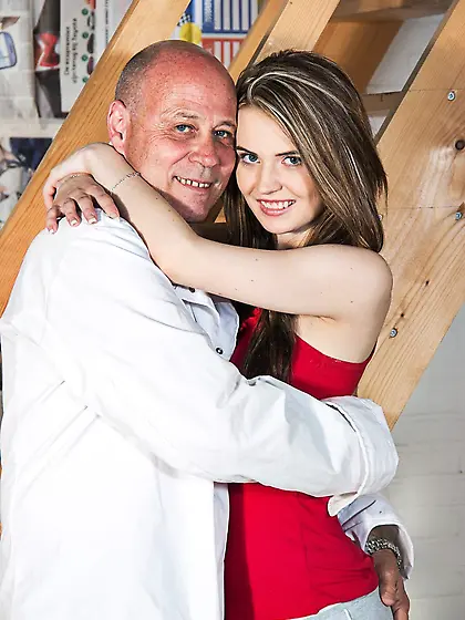 Barely legal teen girl satisfies her curiosity about mature men