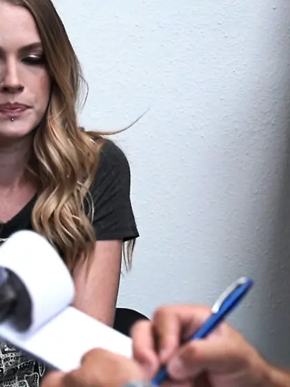 Sex with store guard is a dame’s punishment