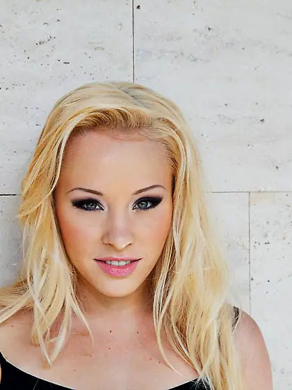 Pretty blonde Lola Taylor shows her nice trimmed cunt and also t