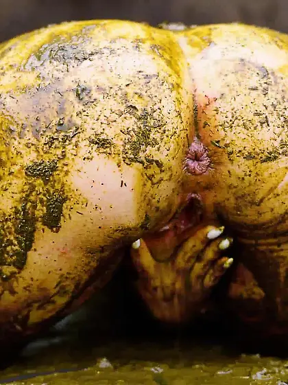 Rada Brewer as Arielle,  the Little Dung Maid