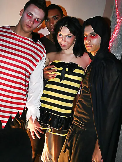 Halloween hoe shows perfect blend of sensuality and charm