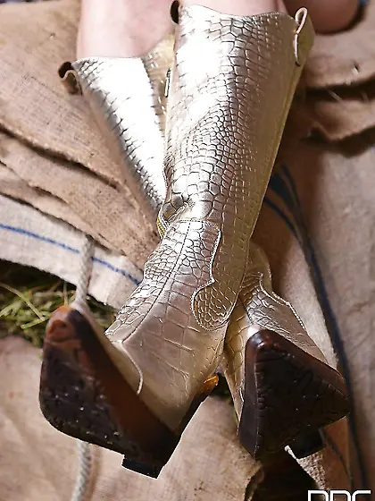 Lesbian barefoot humping