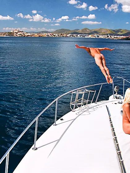 Steaming hot chick blonde