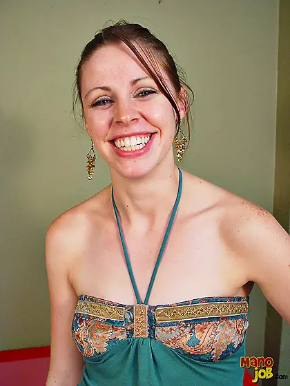 Fully nude chick Dylon Lake keeps her smile on as long as she je