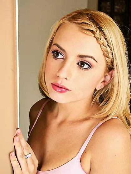 Cute blonde angel Lexi Belle is in the mood to have wild hardcor