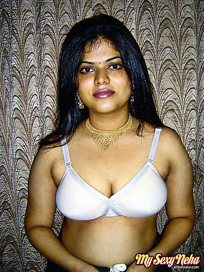 Gorgeous indian babe