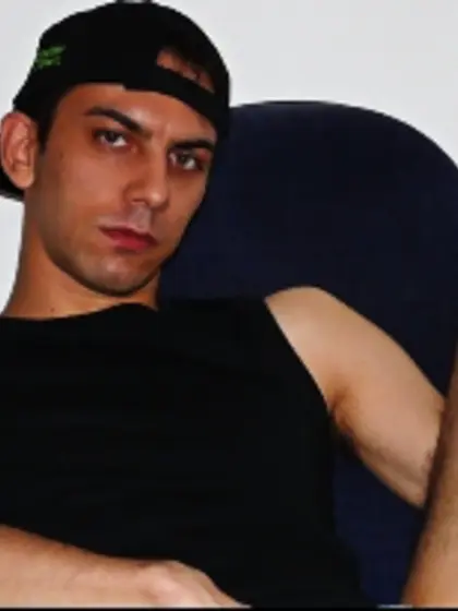 Brunette Joshboy Close Up.