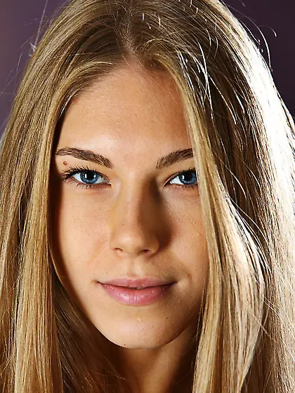 The charming blonde teen Ebbi Nubiles is demonstrating her big h