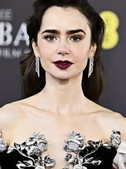 Lilly Collins