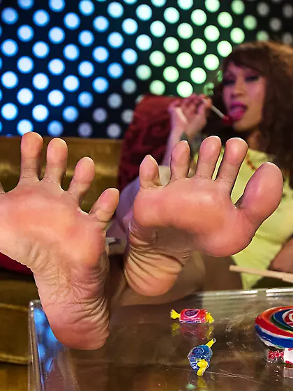 Four dominating cougars flaunt their cute feet and spread toes o