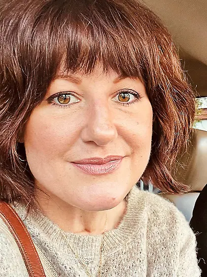 Angel redhead milf sexy legs/feet/face