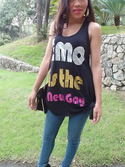 Chick with Asian features hates emo but adores jeans and being c