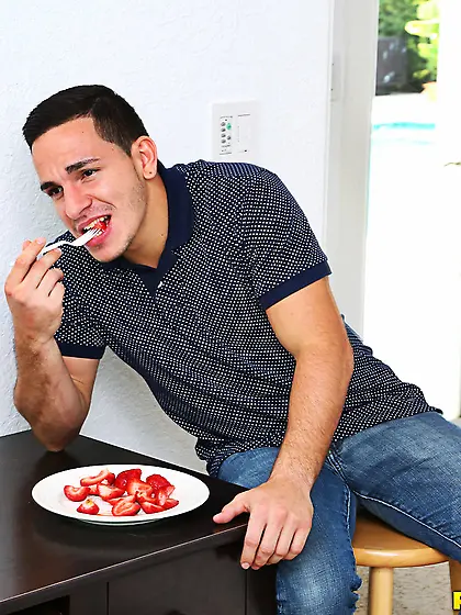 Big booty black chick enjoying her friend's massive white c