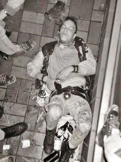 dirty, bulge, urinal, toilet, toilets, stinking, smelly,