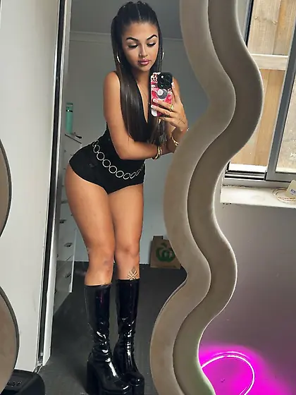 Various sluts and gifs.