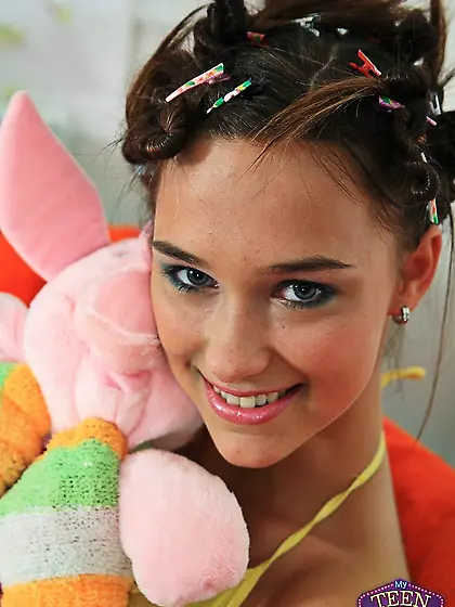 Tender teen Victoria Sweet in yellow bra holds her plush toy whi