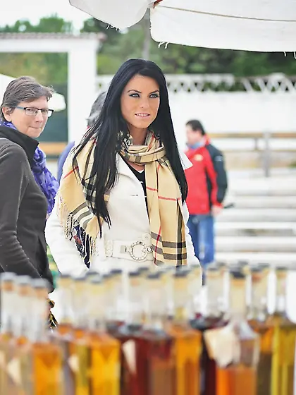 Eileen Sue gets totally naked in her bedroom