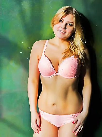 Straight fingering squirt