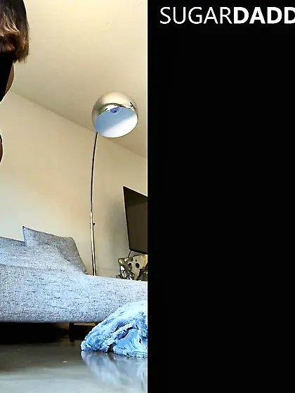 Exotic girl screws and deepthroats for cash