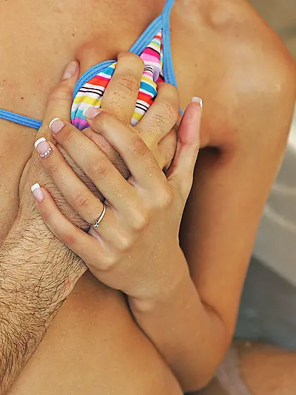 Instead of taking the bath this naughty Jenny Sanders heavily wo