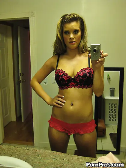 Blue-eyed bombshell licking balls and getting fucked hardcore