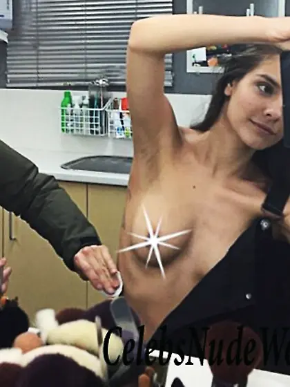 Caitlin Stasey's topless pic