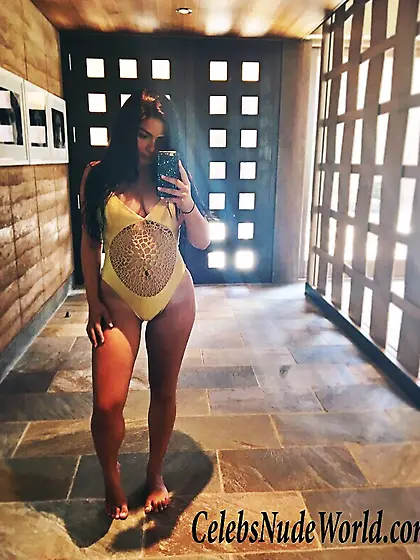 Ariel Winter Swimsuit Photos