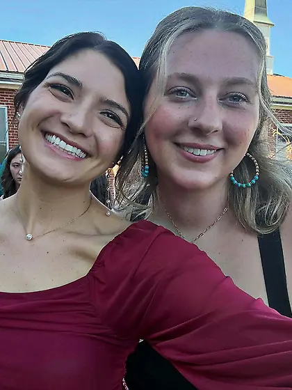 Grace sexy non-nude chick beautiful feet/face/legs