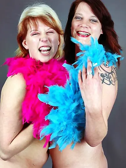 Photo shooting with red hair MILF Bianca & Lindsay